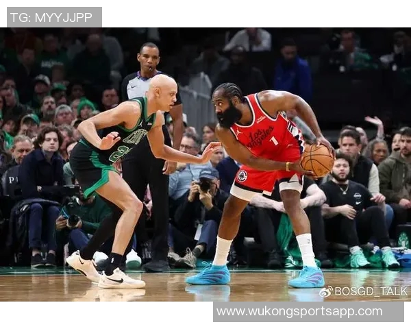 杰伦布朗赞沃尔什表现出色防守与关键投篮双双奏效 杰伦布朗赞沃尔什表现出色防守与关键投篮双双奏效