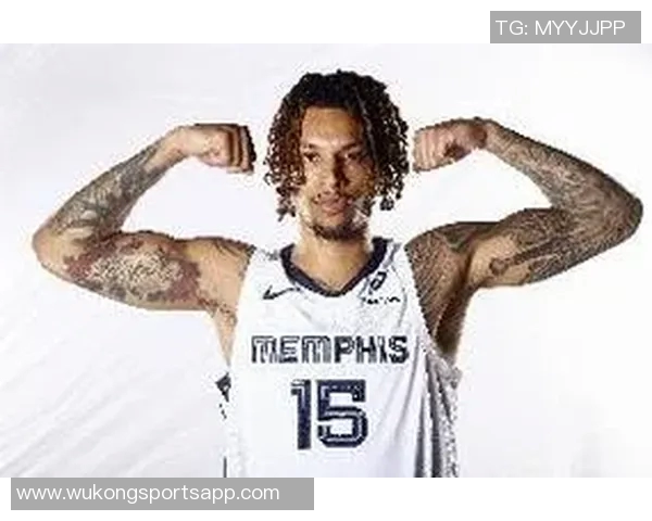 布兰登克拉克赛季首秀表现回顾6分3板1助1断5犯规引发关注