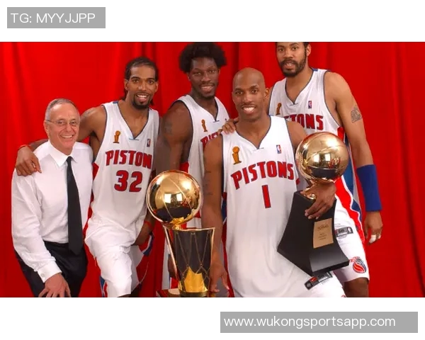 基德对弗拉格年龄的质疑引发关注他在场上场下的成熟表现令人印象深刻